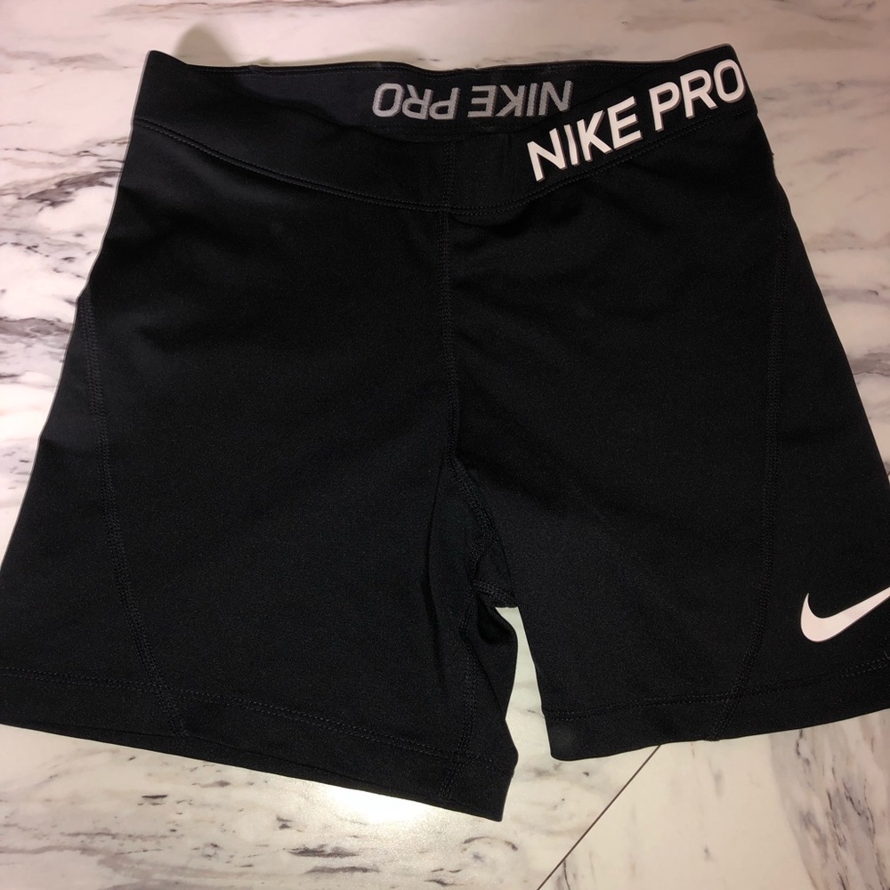 Medium Nike Pro Spandex. NEVER WORN